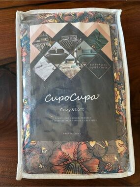 Cozy & Soft Floral Duvet Cover in Gray with Pink Accents